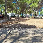 Camp Adriatic Pitches -primosten * Примоштен